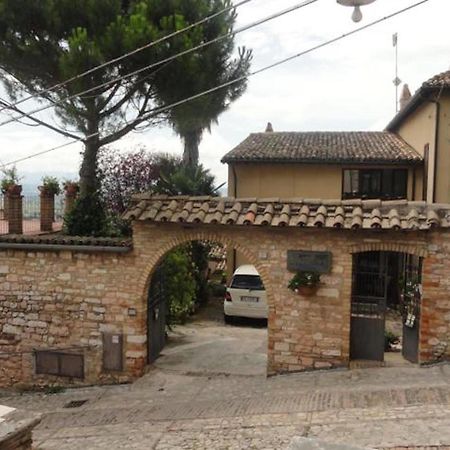 La Terrazza Di Spello Aparthotel Luaran gambar