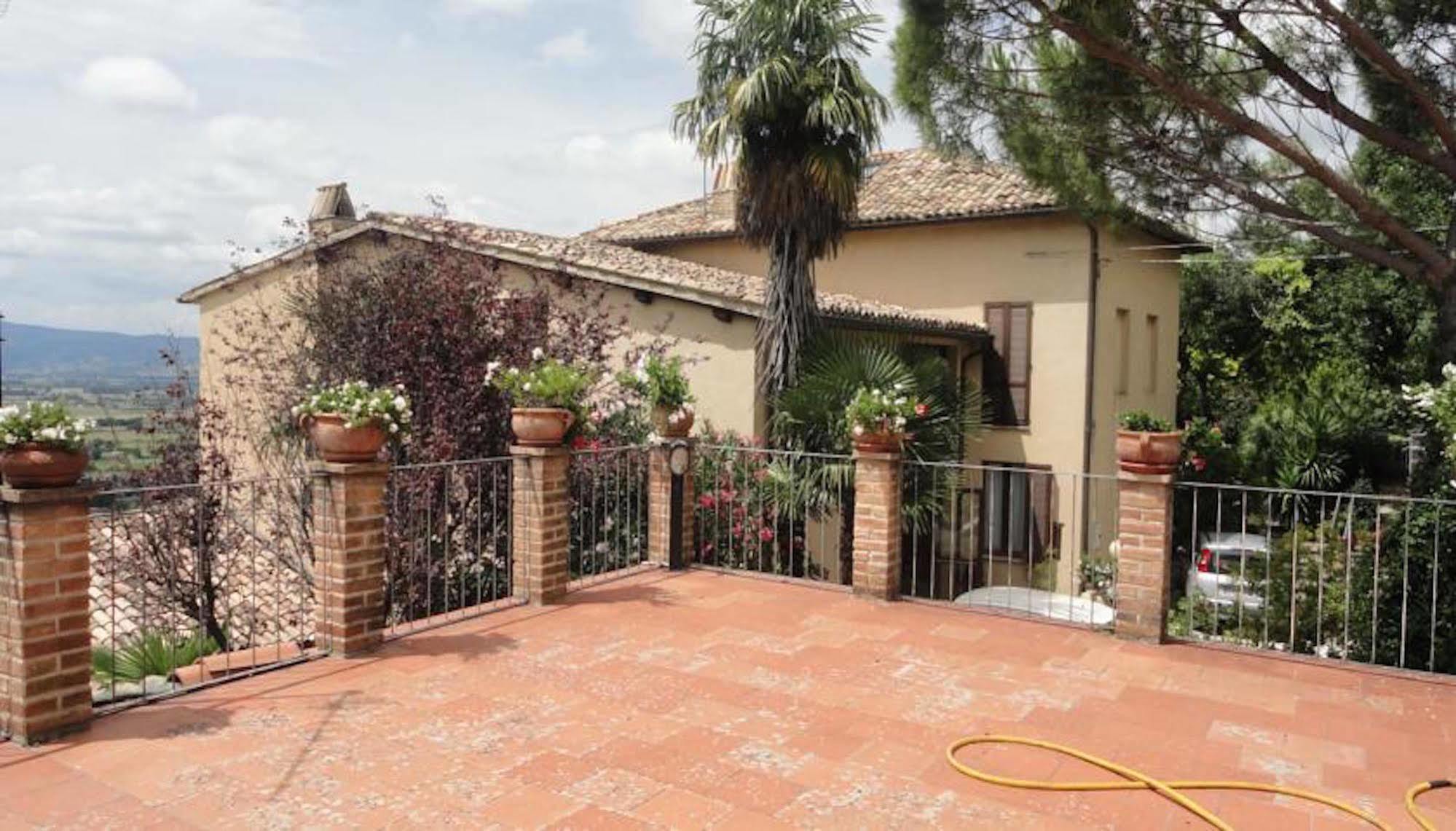 La Terrazza Di Spello Aparthotel Luaran gambar